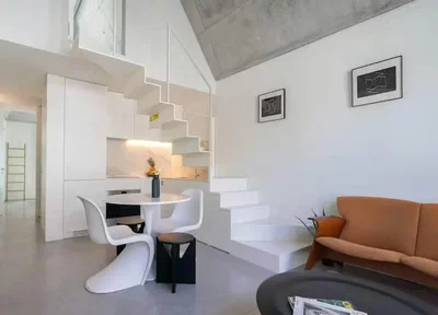 Oturma odası; modern stil, doğal ışık, tadilatlı