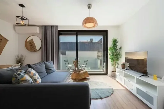 Soggiorno; luce naturale, stile moderno