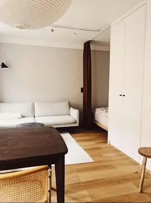 Wohnzimmer; holzboden, tageslicht, moderner stil