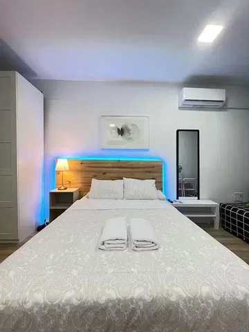 Schlafzimmer; tageslicht, moderner stil