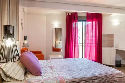 Schlafzimmer; tageslicht, moderner stil