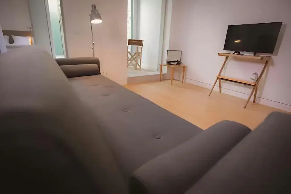 Oturma odası; doğal ışık, modern stil