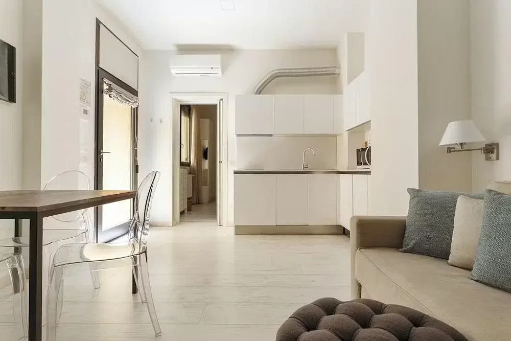 Oturma odası; doğal ışık, modern stil