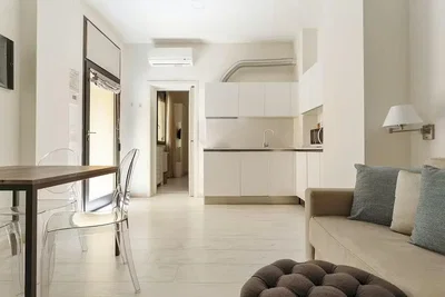 Oturma odası; doğal ışık, modern stil