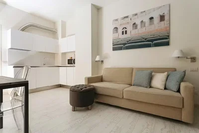 Oturma odası; doğal ışık, modern stil, ahşap zemin