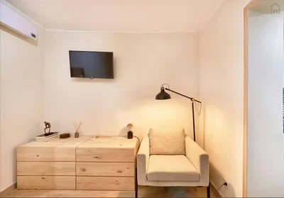 Schlafzimmer; moderner stil, holzboden, tageslicht