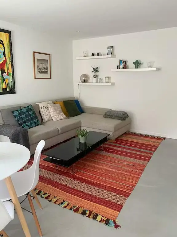 Soggiorno; luce naturale, stile moderno