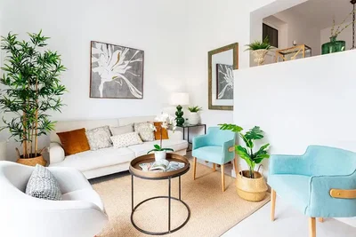 Oturma odası; doğal ışık, modern stil