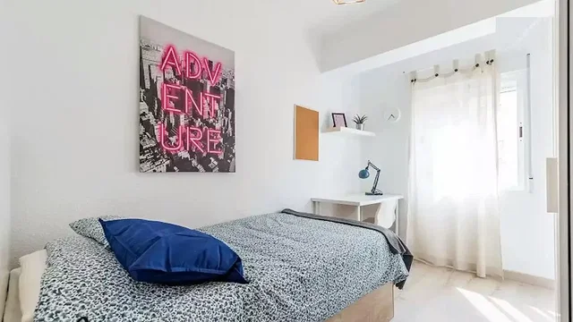 Camera da letto; luce naturale, stile moderno