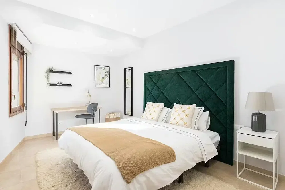 Schlafzimmer; tageslicht, moderner stil, fliesenboden