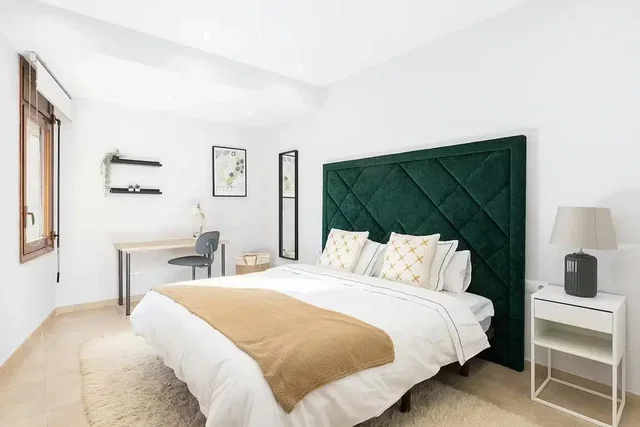 Schlafzimmer; tageslicht, moderner stil, fliesenboden