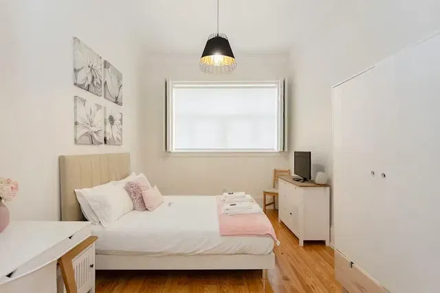 Bedroom; natural light, wood floor, modern style