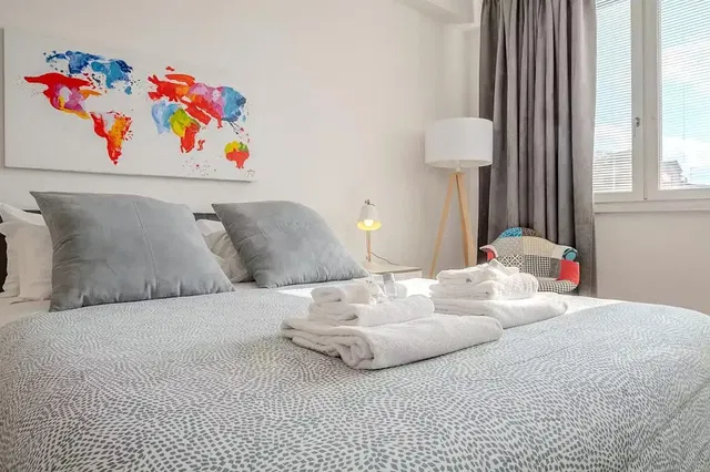 Schlafzimmer; tageslicht, moderner stil