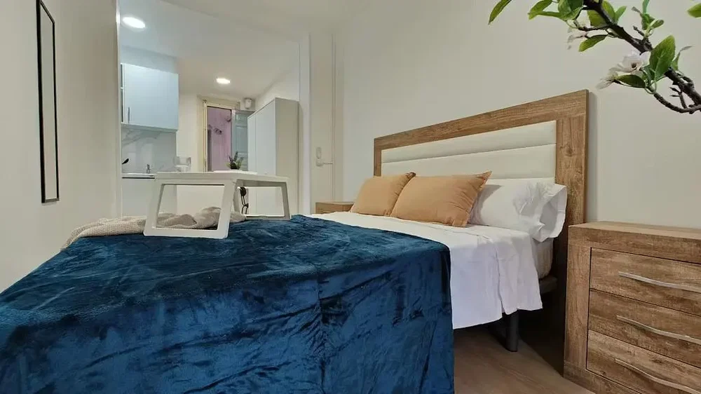 Schlafzimmer; tageslicht, moderner stil