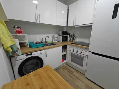 Küche; küchengeräte, fliesenboden