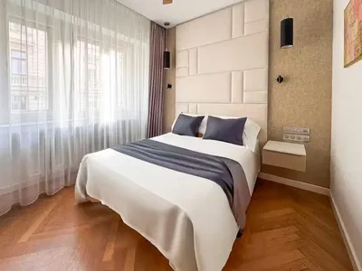 Slaapkamer; natuurlijk licht, houten vloer