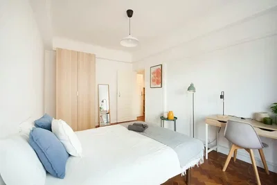 Schlafzimmer; tageslicht, moderner stil