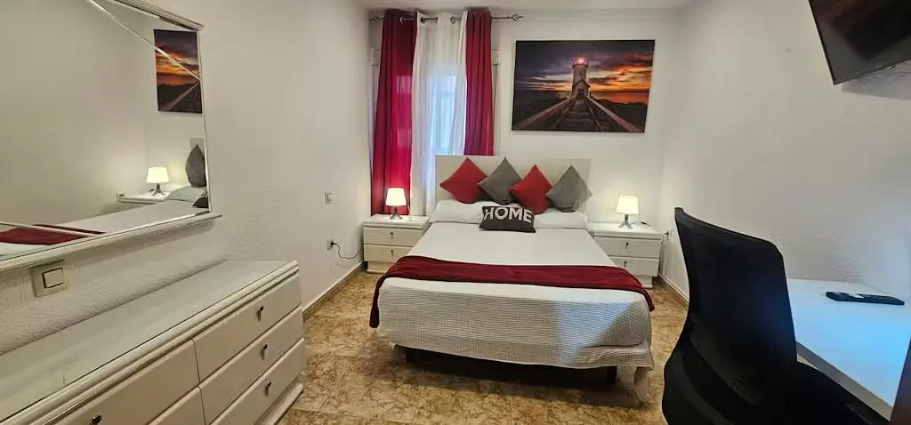 Yatak odası; doğal ışık, modern stil