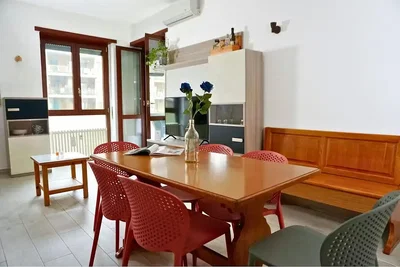 Küche; tageslicht, fliesenboden, moderner stil