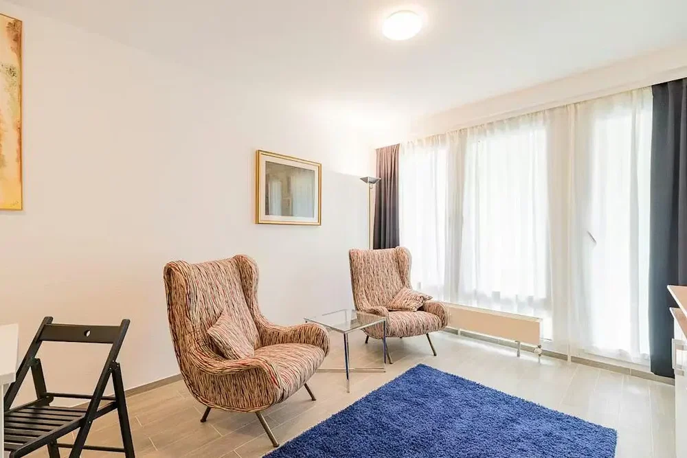 Wohnzimmer; tageslicht, moderner stil