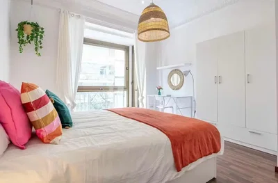 Chambre; lumière naturelle, style moderne