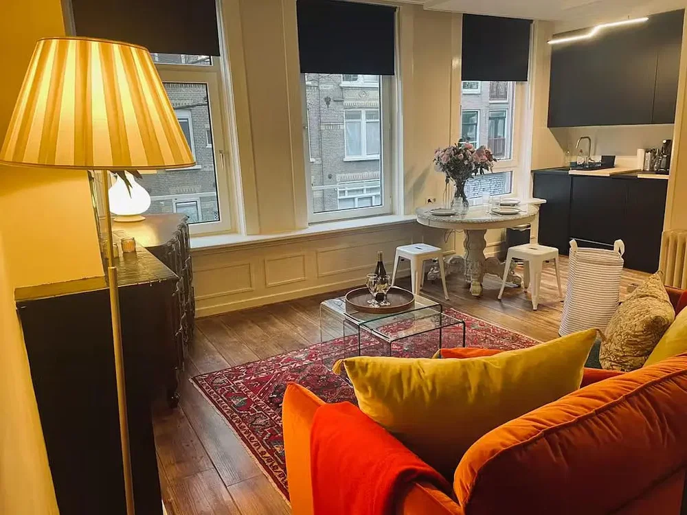 Salon; vue, lumière naturelle