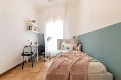 Schlafzimmer; tageslicht, holzboden, moderner stil