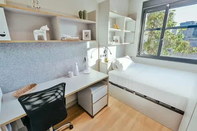Yatak odası; doğal ışık, modern stil