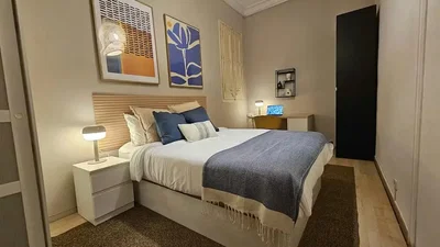 Yatak odası; doğal ışık, modern stil