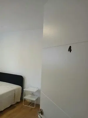 Schlafzimmer; holzboden, tageslicht, moderner stil