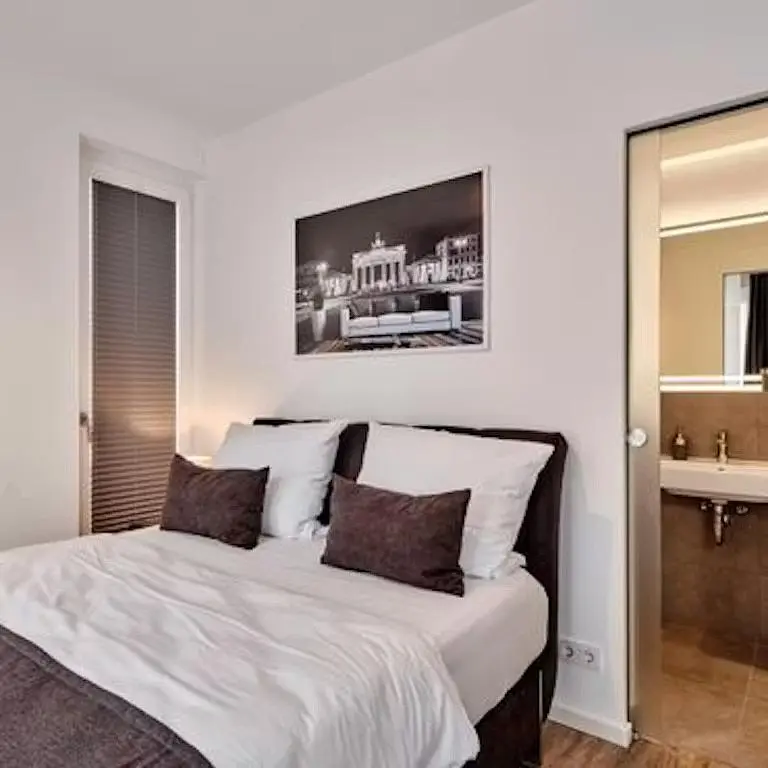 Schlafzimmer; tageslicht, moderner stil