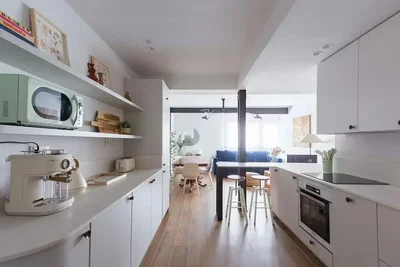 Cuisine; électroménager, lumière naturelle, style moderne