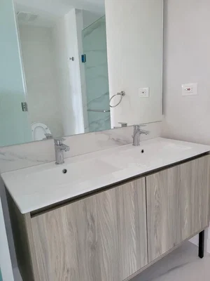 Kupaonica; renoviran, prirodno svjetlo, moderni stil