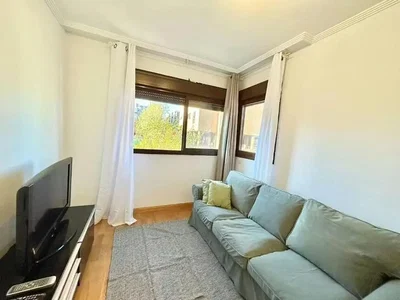 Oturma odası; doğal ışık, manzara