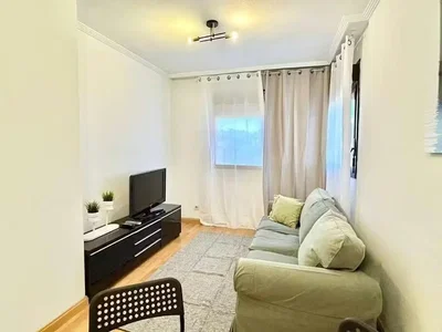 Oturma odası; doğal ışık, modern stil