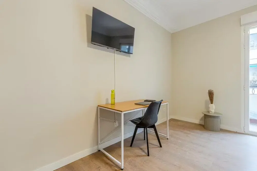 Yatak odası; doğal ışık, modern stil