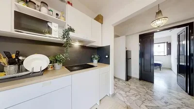 Küche; küchengeräte, tageslicht, moderner stil