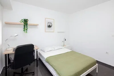 Yatak odası; doğal ışık, modern stil