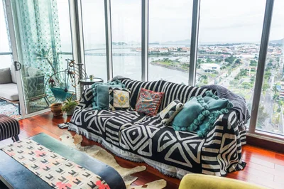 Дневна соба; поглед, природно светло