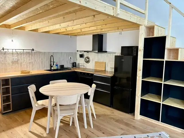 Küche; holzboden, tageslicht, moderner stil