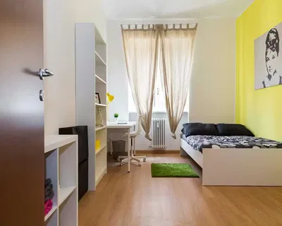Chambre; lumière naturelle, parquet