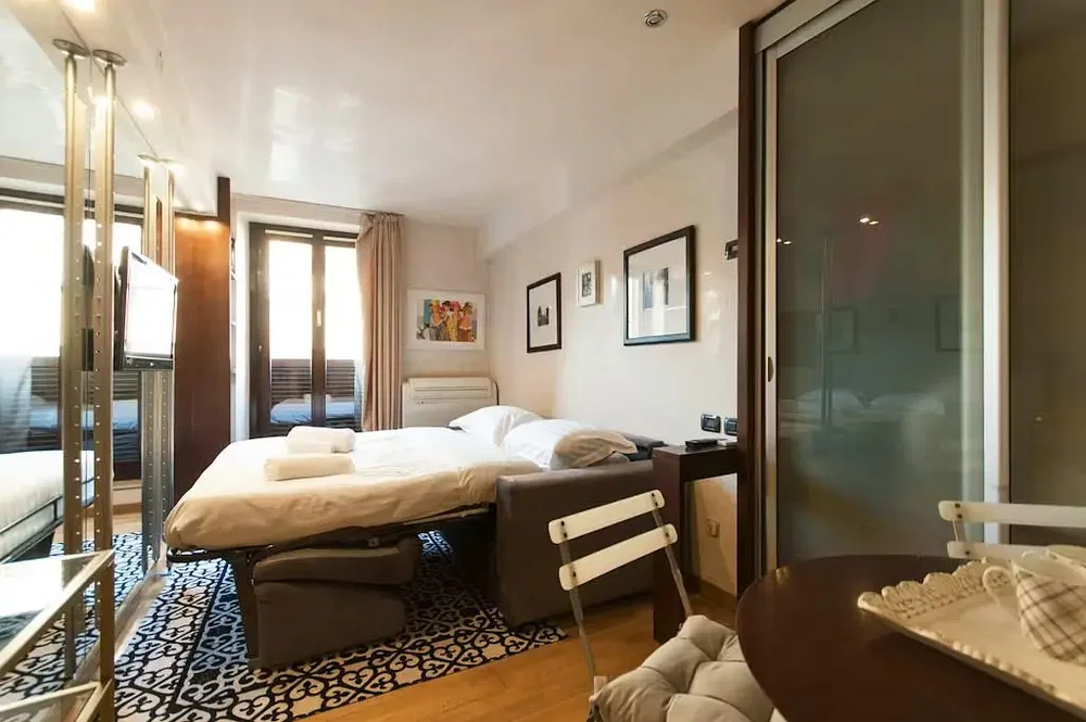 Yatak odası; doğal ışık, modern stil