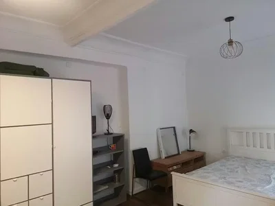 Yatak odası; doğal ışık, modern stil
