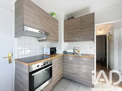Кухиња; кухињски апарати, плочице