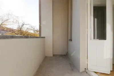 Balkon; pogled, prirodno svjetlo