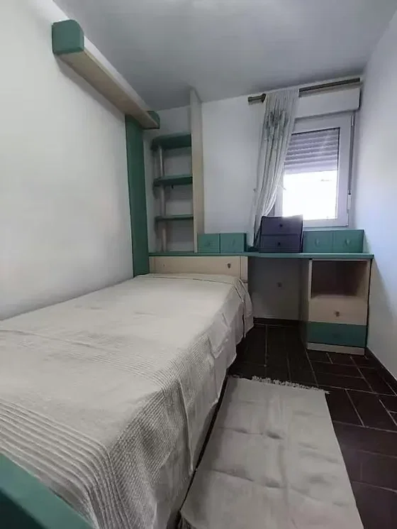 Schlafzimmer; tageslicht, fliesenboden