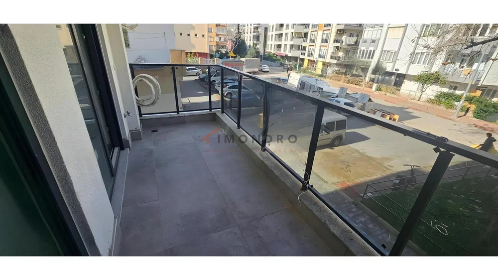 شرفة; إطلالة, أرضية من البلاط