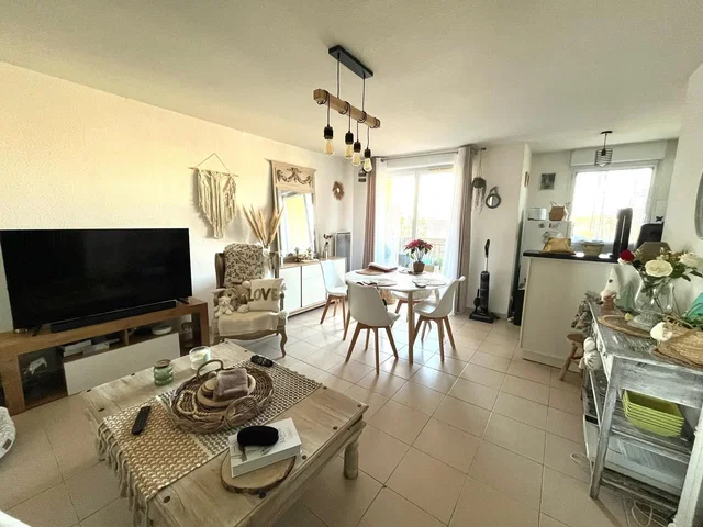 Living room; tile floor, natural light, modern style