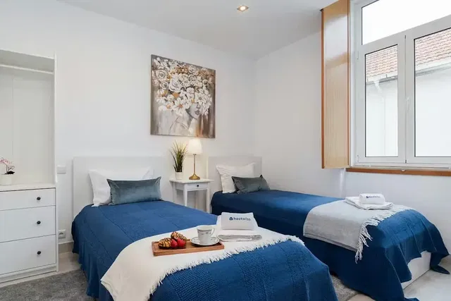 Camera da letto; luce naturale, stile moderno