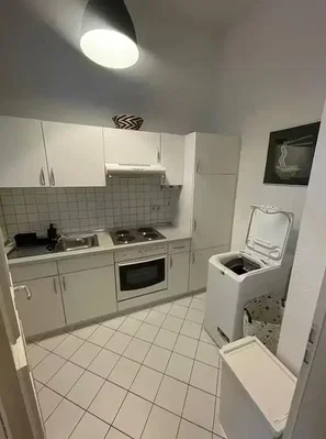 Kuhinja; kuhinjski aparati, pločice, renoviran, prirodno svjetlo
